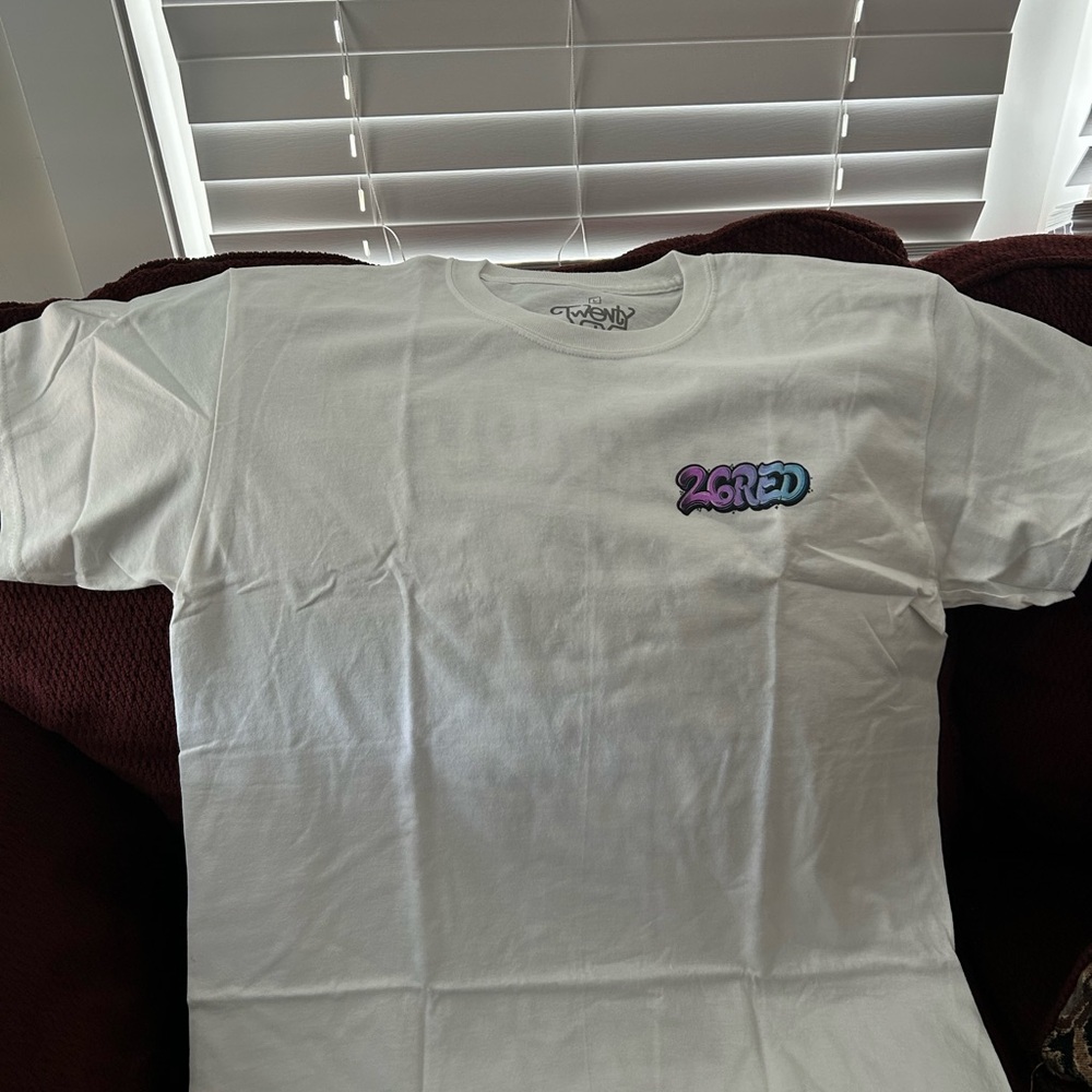 White Graphic T-Shirt with 26Red Logo retro style new without tags